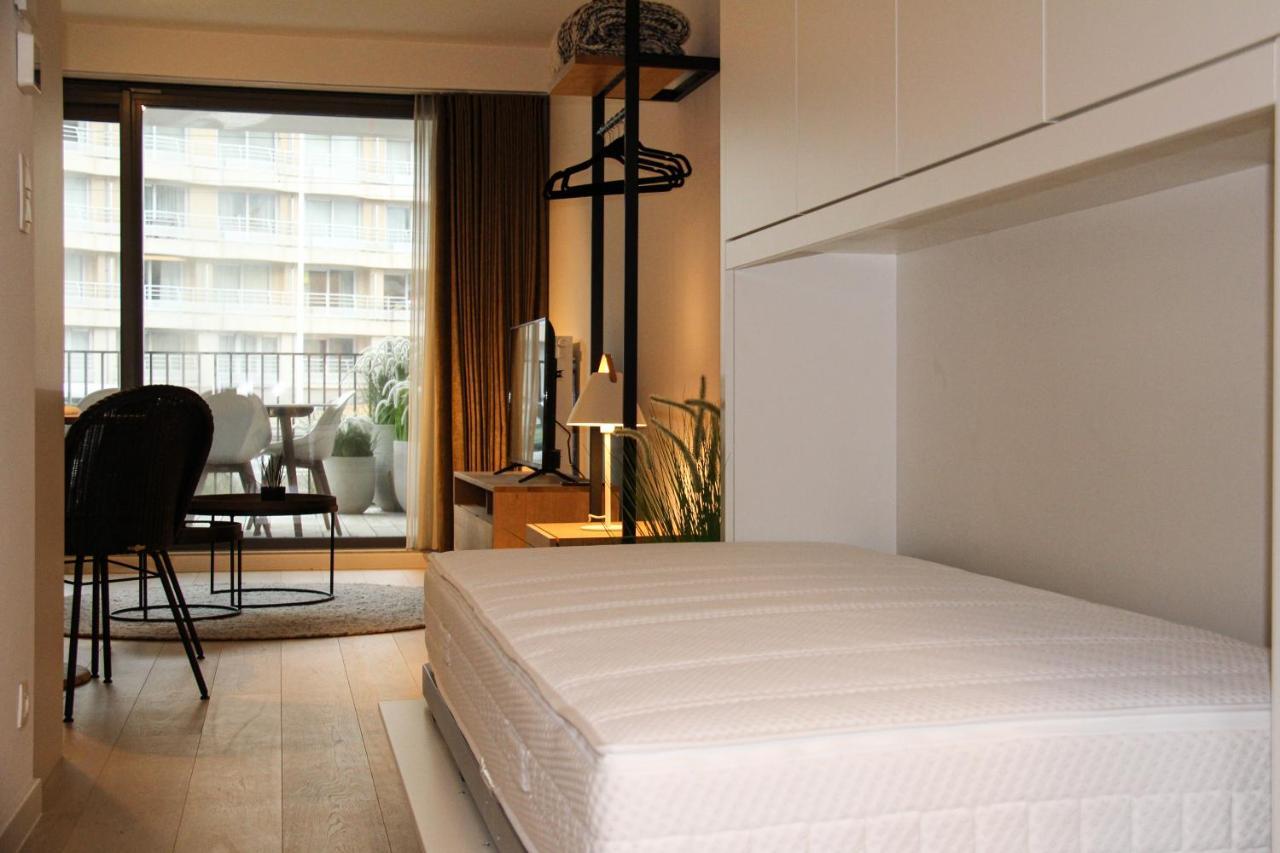 Crystal Residences - Luxurious Seaside Apartments Остенде Экстерьер фото