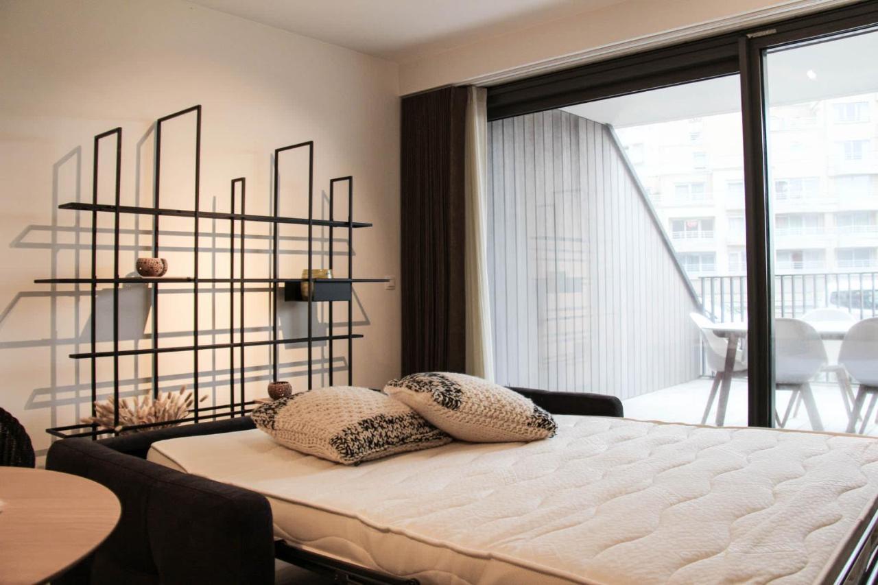Crystal Residences - Luxurious Seaside Apartments Остенде Экстерьер фото