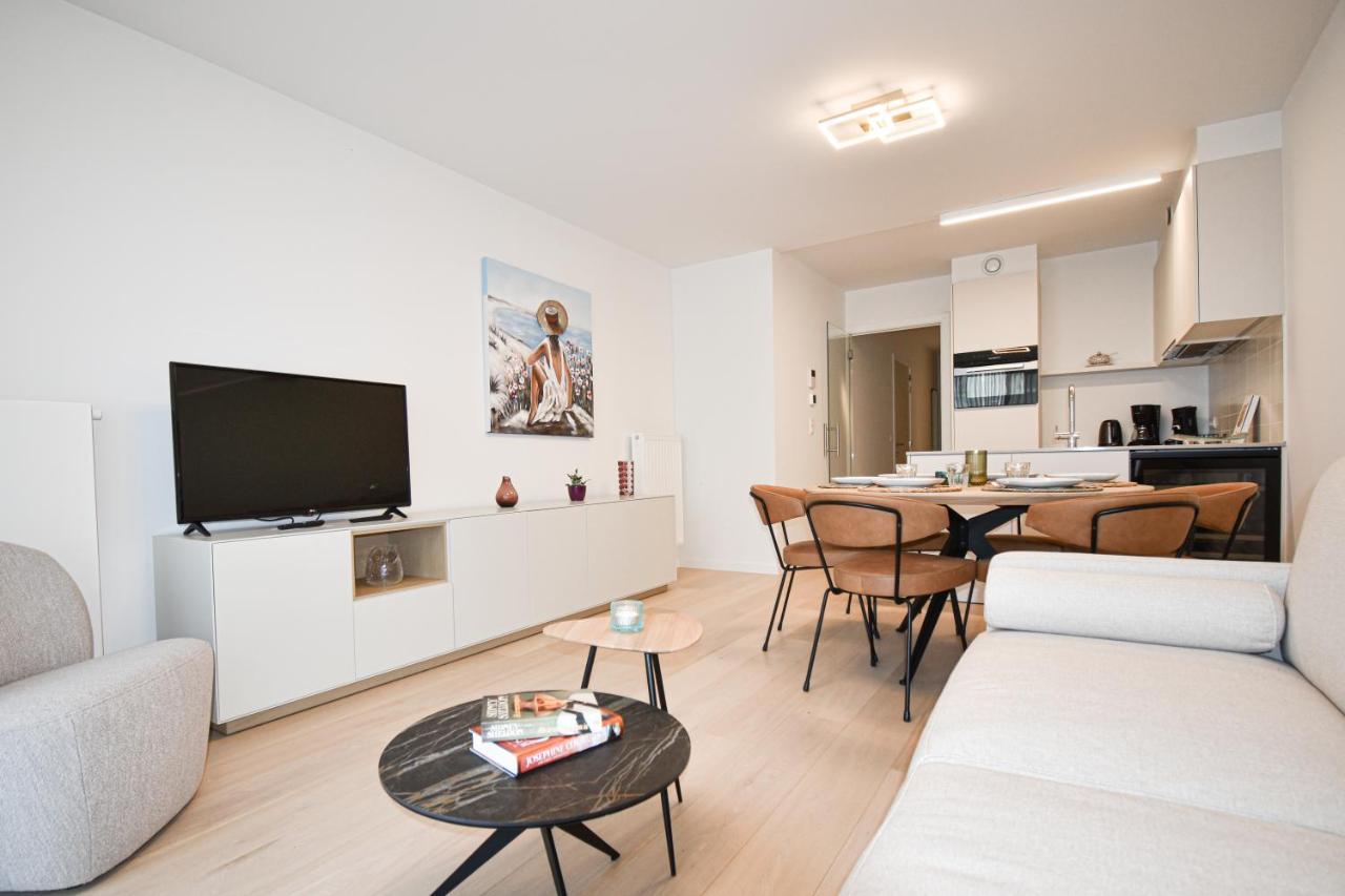 Crystal Residences - Luxurious Seaside Apartments Остенде Экстерьер фото